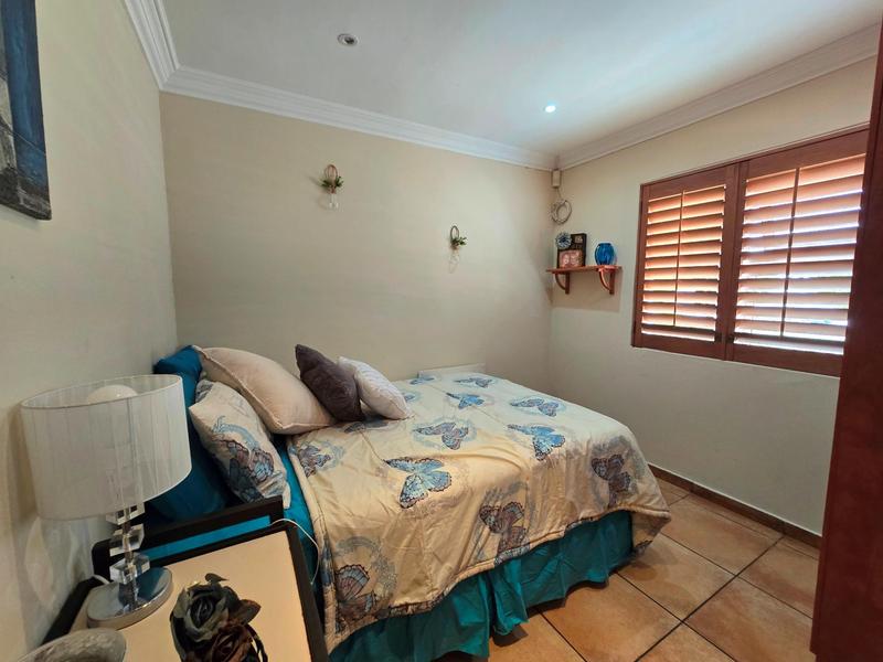 5 Bedroom Property for Sale in Golden Mile Western Cape